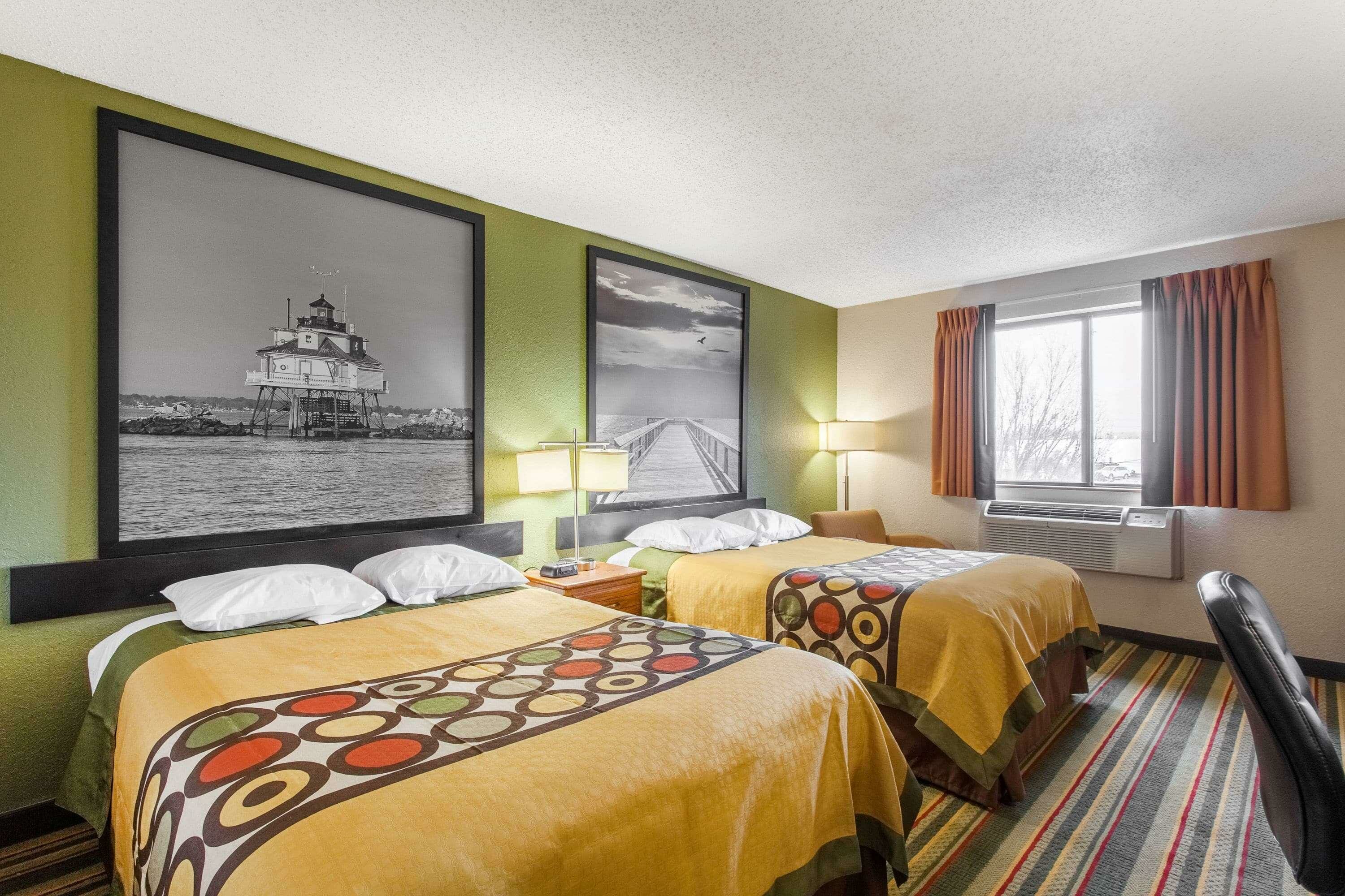 Фото Super 8 by Wyndham College Park Wash Dc Area