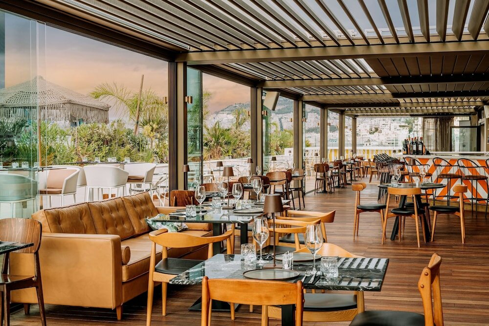 Фото Brown Acropol