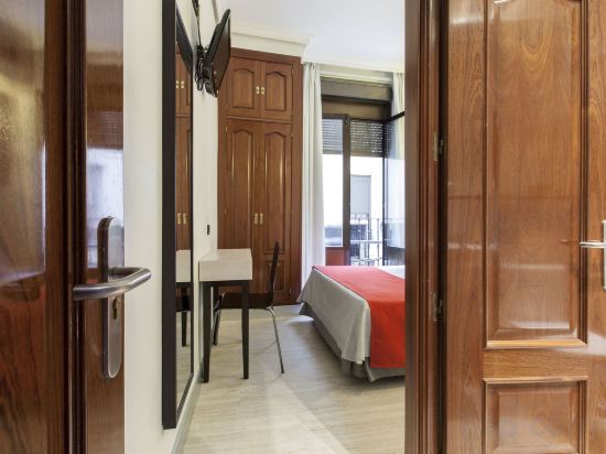 Фото Hostal Castilla i - Atocha