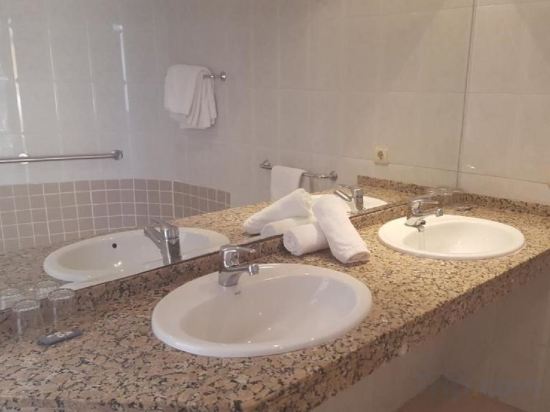 Фото Hotel Bon Repos