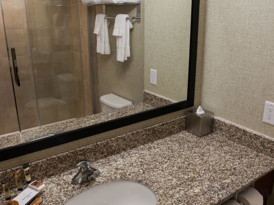 Фото Best Western Plus Service Inn & Suites