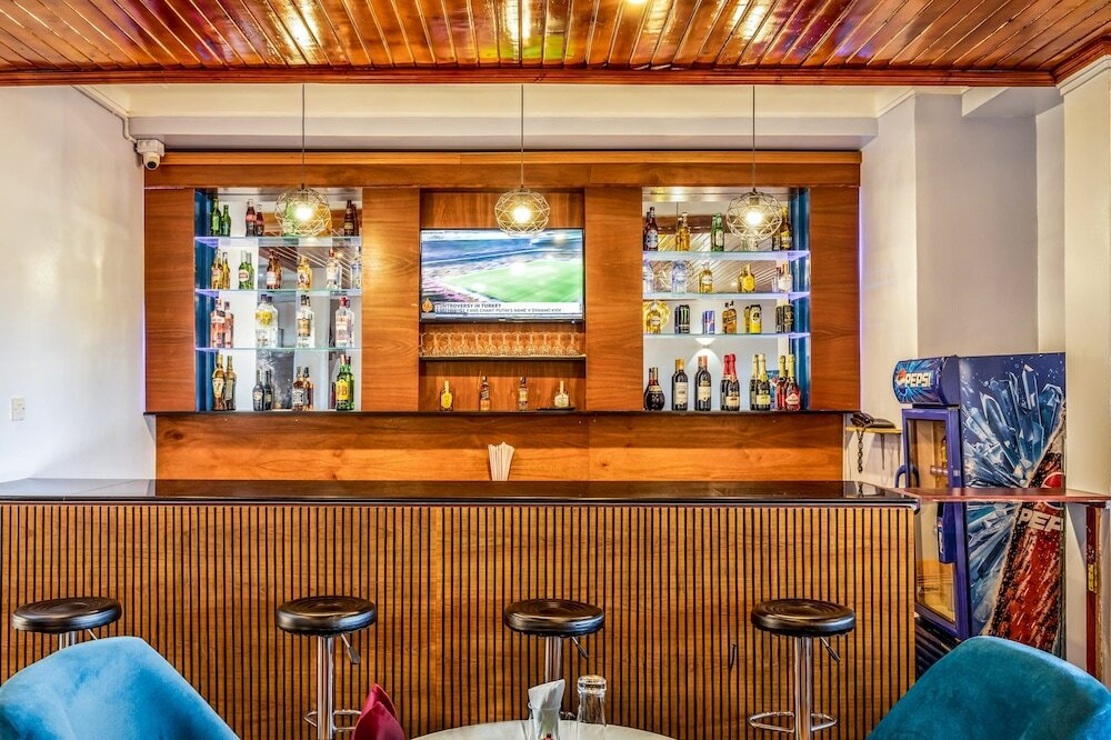 Фото Entebbe Travelle'rs Inn