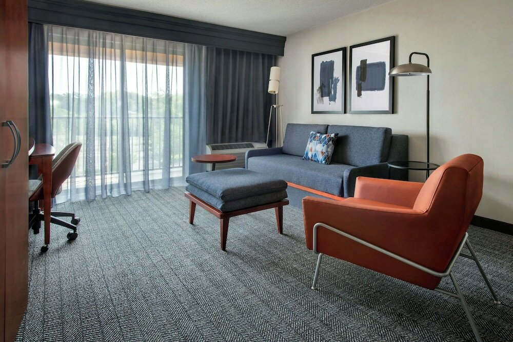 Фото Courtyard by Marriott Paramus