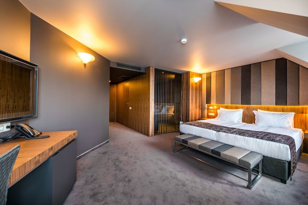 Фото All Seasons Residence Hotel