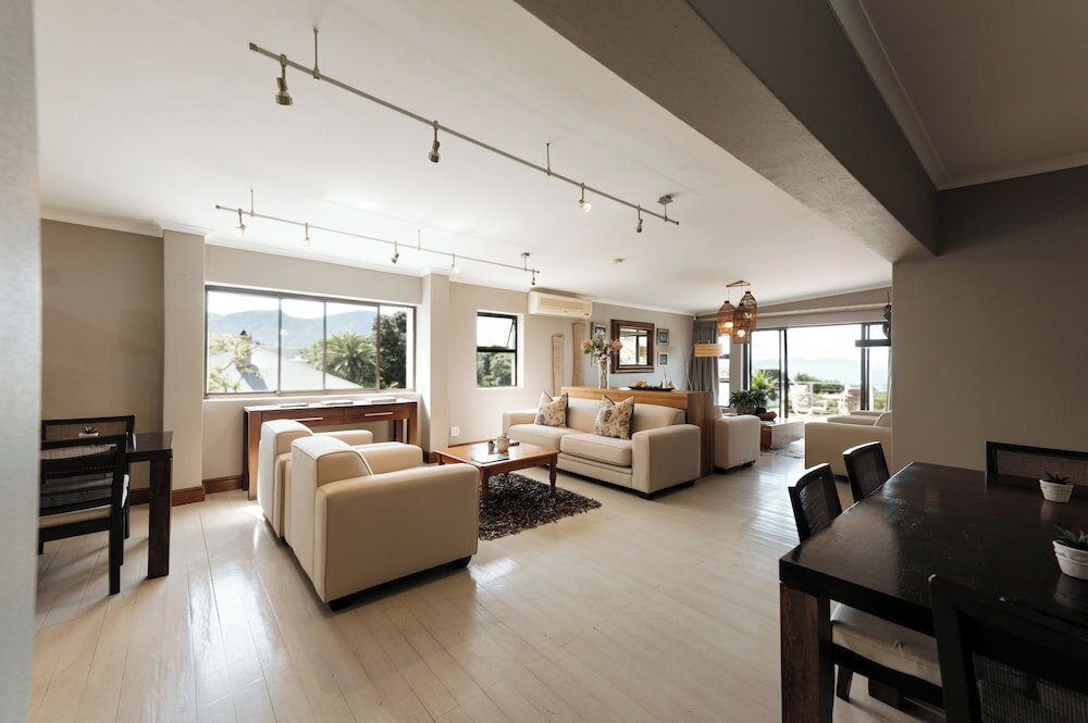 Фото Whale Away Guest House