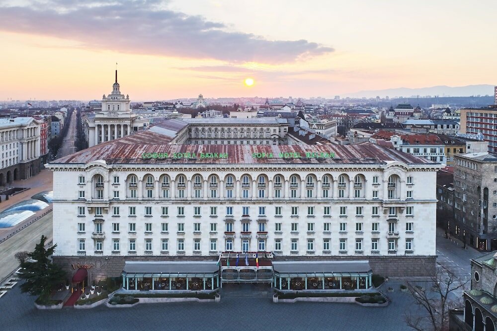 Фото отеля 1