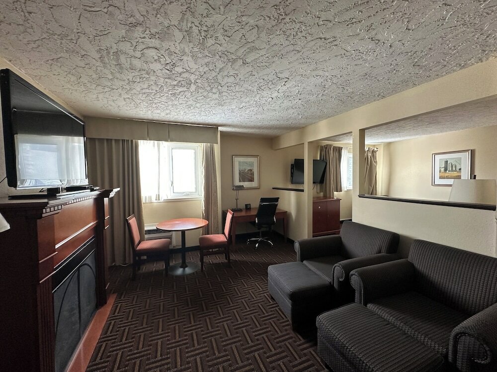 Фото Wyndham Garden Medicine Hat Conference Center