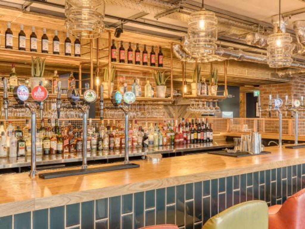 Фото Premier Inn London Paddington Hotel