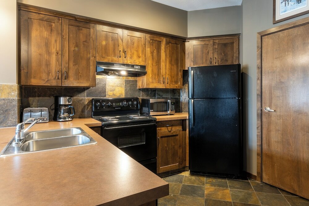 Фото Glacier Mountaineer Lodge