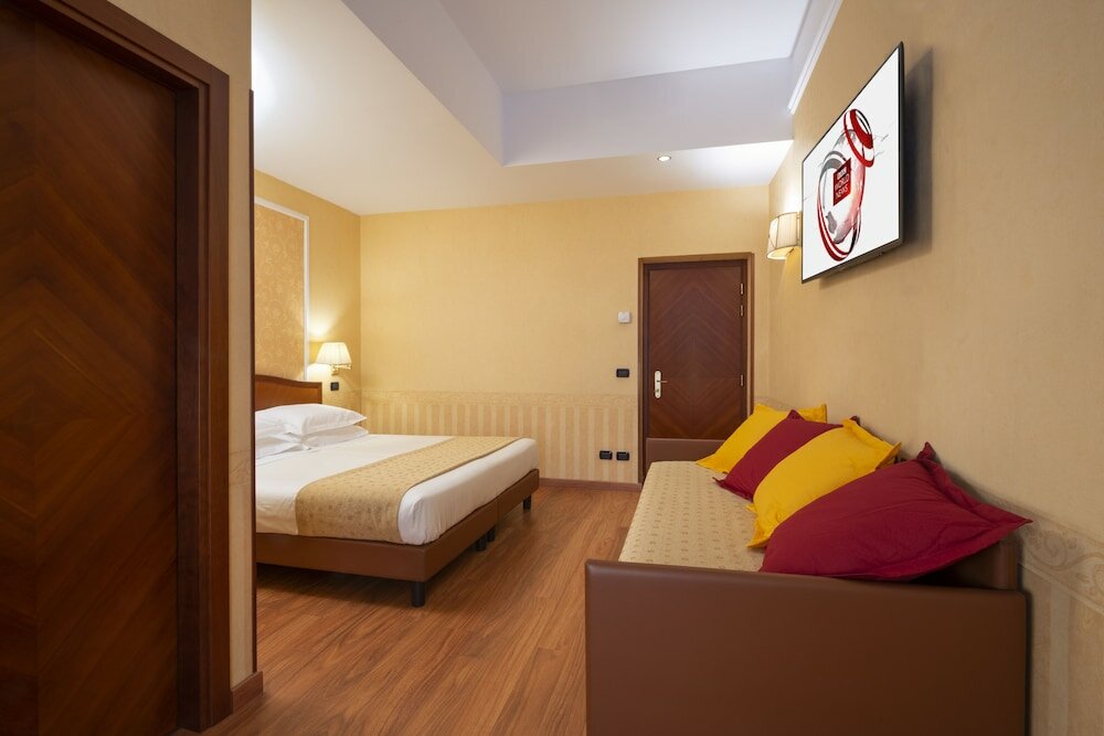 Фото Lancaster Hotel