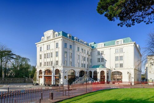 Гостиница Killarney Plaza Hotel and SPA в Килларней