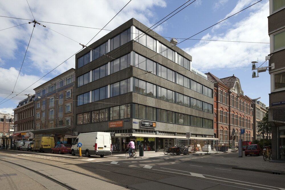 Фото EasyHotel Amsterdam City Centre South