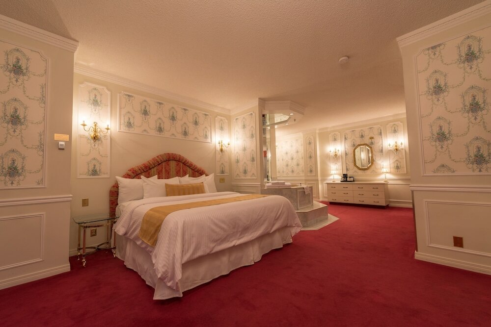 Фото Fantasyland Hotel