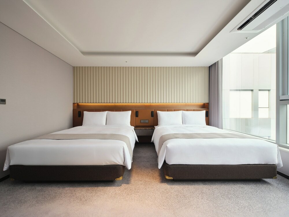 Фото Stanford Hotel Myeongdong