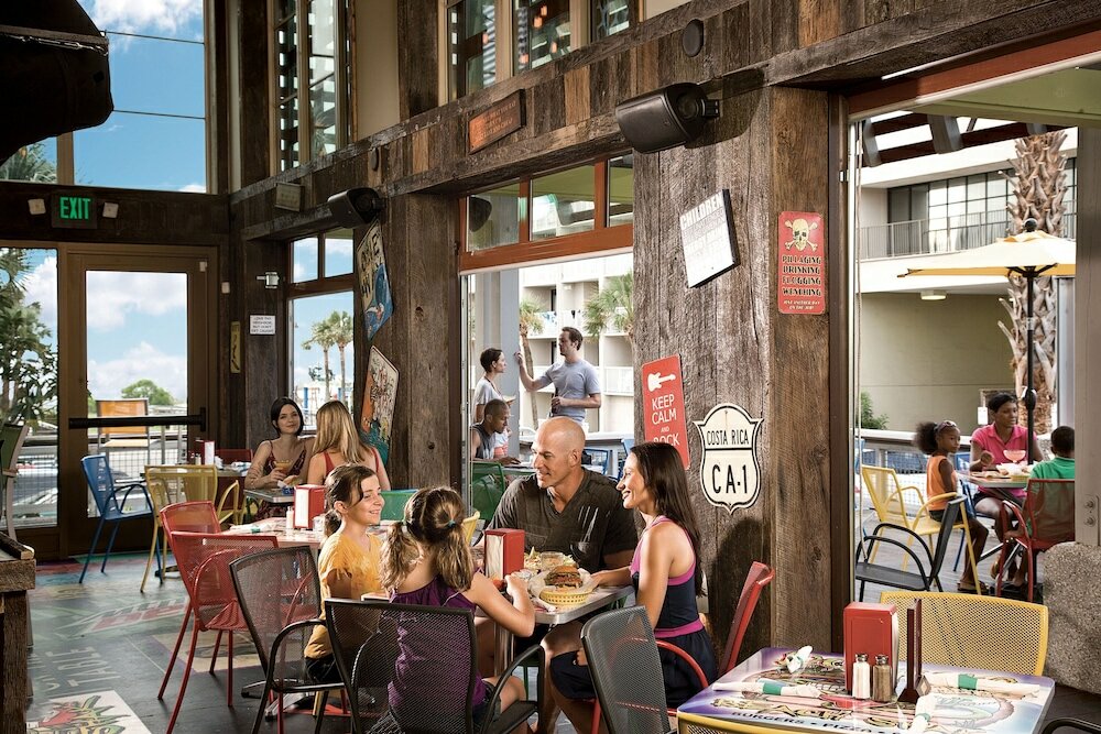 Фото Captain's Quarters Resort