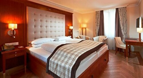 Гостиница Hotel Elefant в Зальцбурге