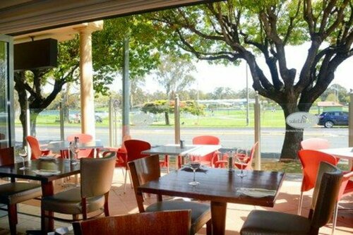 Гостиница Quality Hotel Parklake Shepparton в Шеппартоне