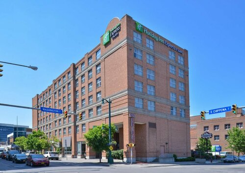 Гостиница Holiday Inn Express & Suites Buffalo Downtown - Medical Ctr, an Ihg Hotel в Буффало
