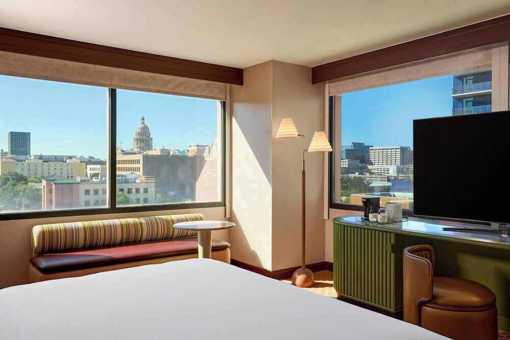 Фото Sheraton Austin Hotel at the Capitol