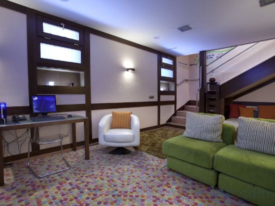 Фото Suites Gran VIA 44 Apartahotel