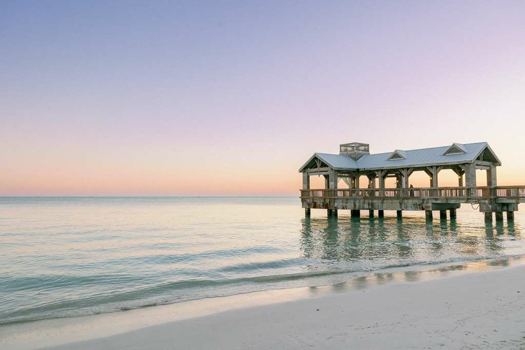 Фото The Reach Key West, Curio Collection by Hilton