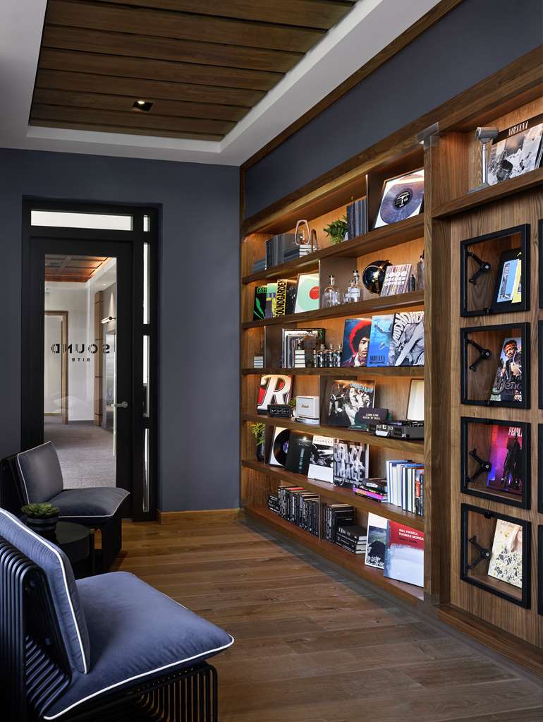 Фото The Sound Hotel Seattle Belltown, Tapestry Collection by Hilton