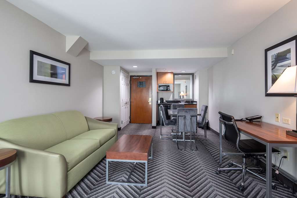 Фото Best Western Coyote Point Inn