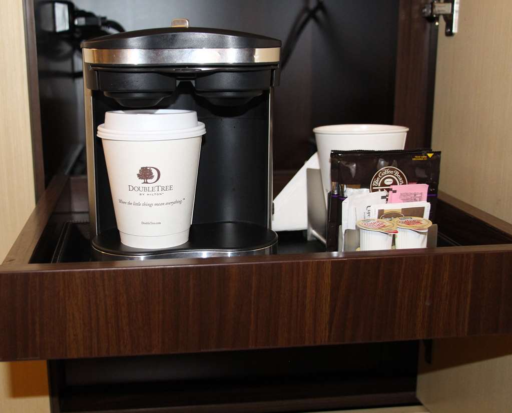 Фото DoubleTree by Hilton Fresno Convention Center