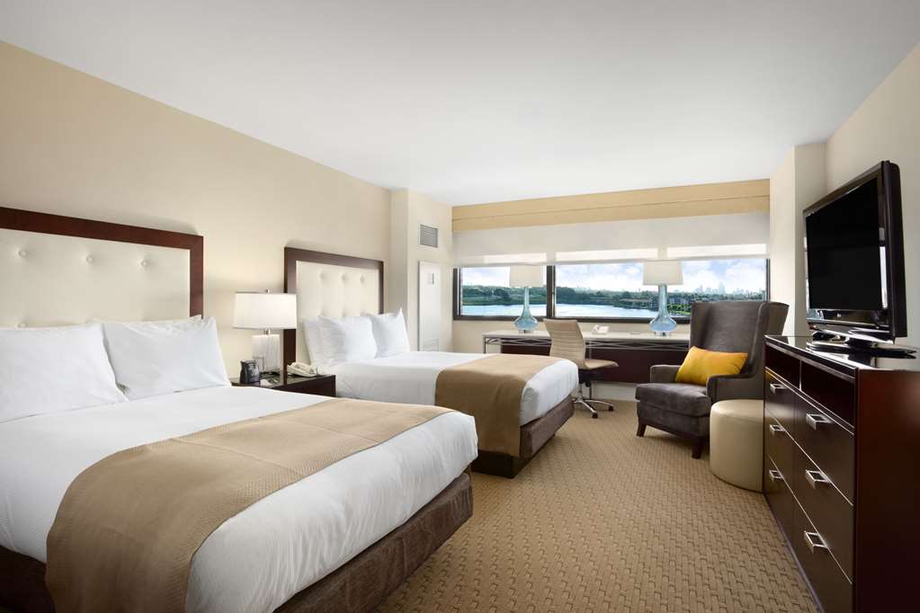 Фото Hilton Miami Airport Blue Lagoon