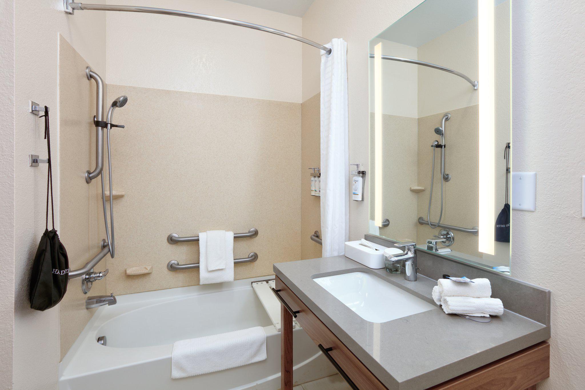 Фото Candlewood Suites Idaho Falls, an Ihg Hotel