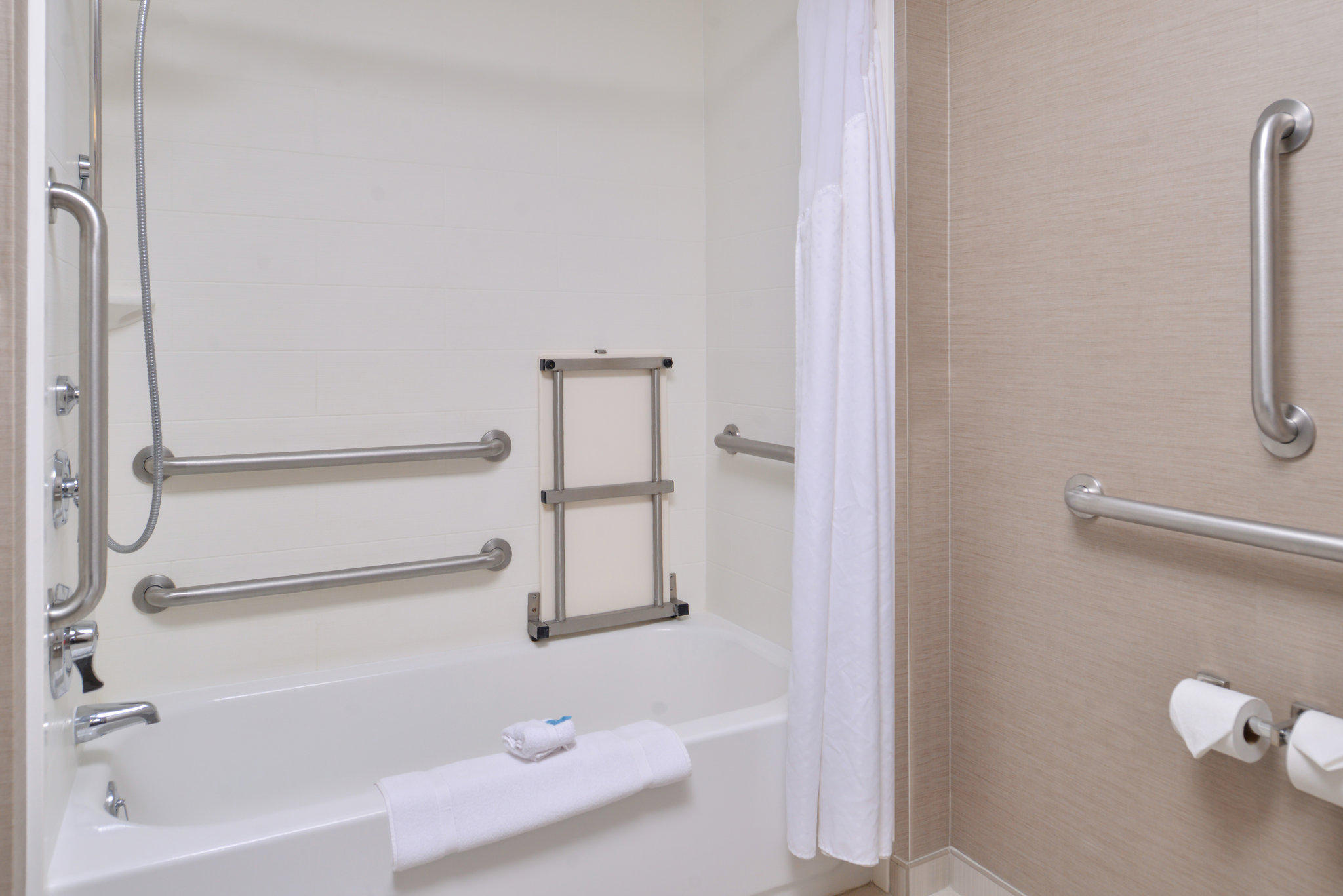 Фото Holiday Inn Express Canandaigua - Finger Lakes, an Ihg Hotel