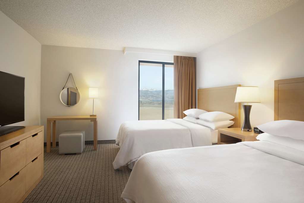 Фото Embassy Suites by Hilton Denver International Airport