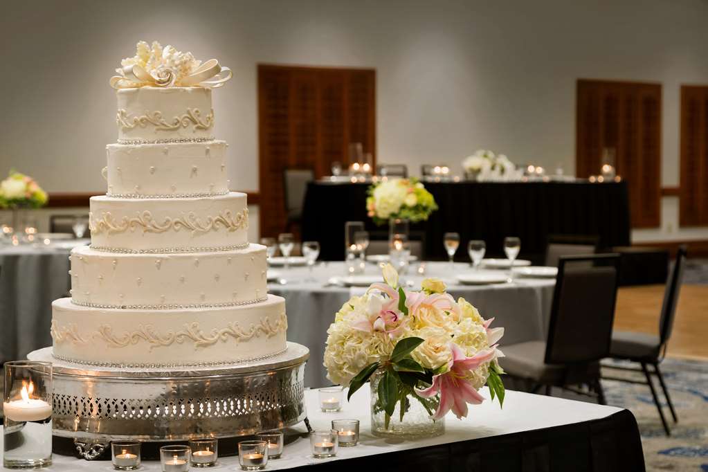 Фото Embassy Suites by Hilton Dallas Dfw Airport North