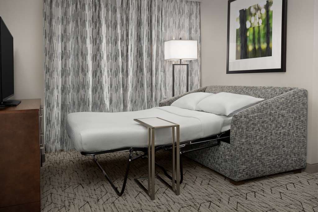 Фото Embassy Suites Springfield