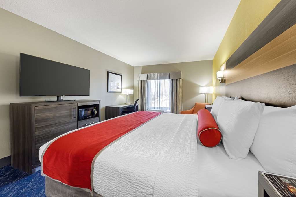 Фото Best Western Plus Midwest City Inn & Suites