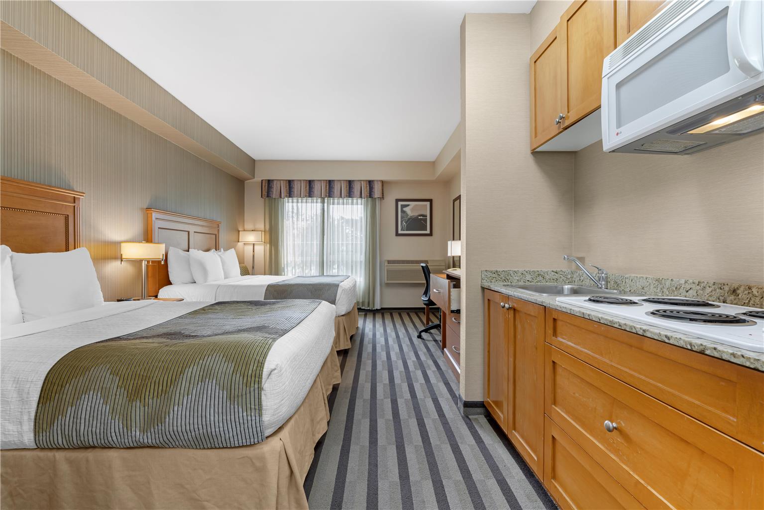Фото Best Western King George Inn & Suites