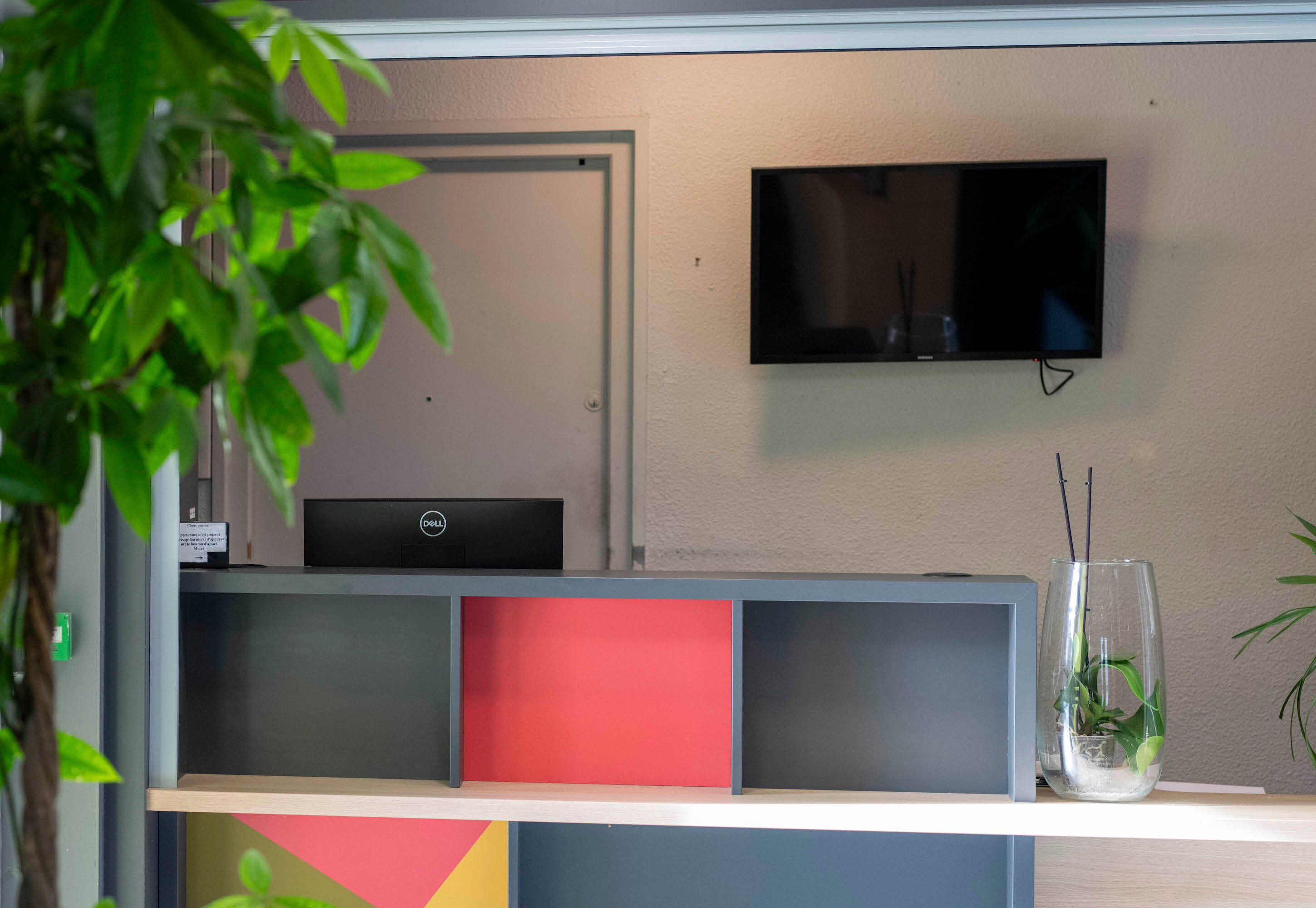 Фото B&b Hotel Avignon - 1