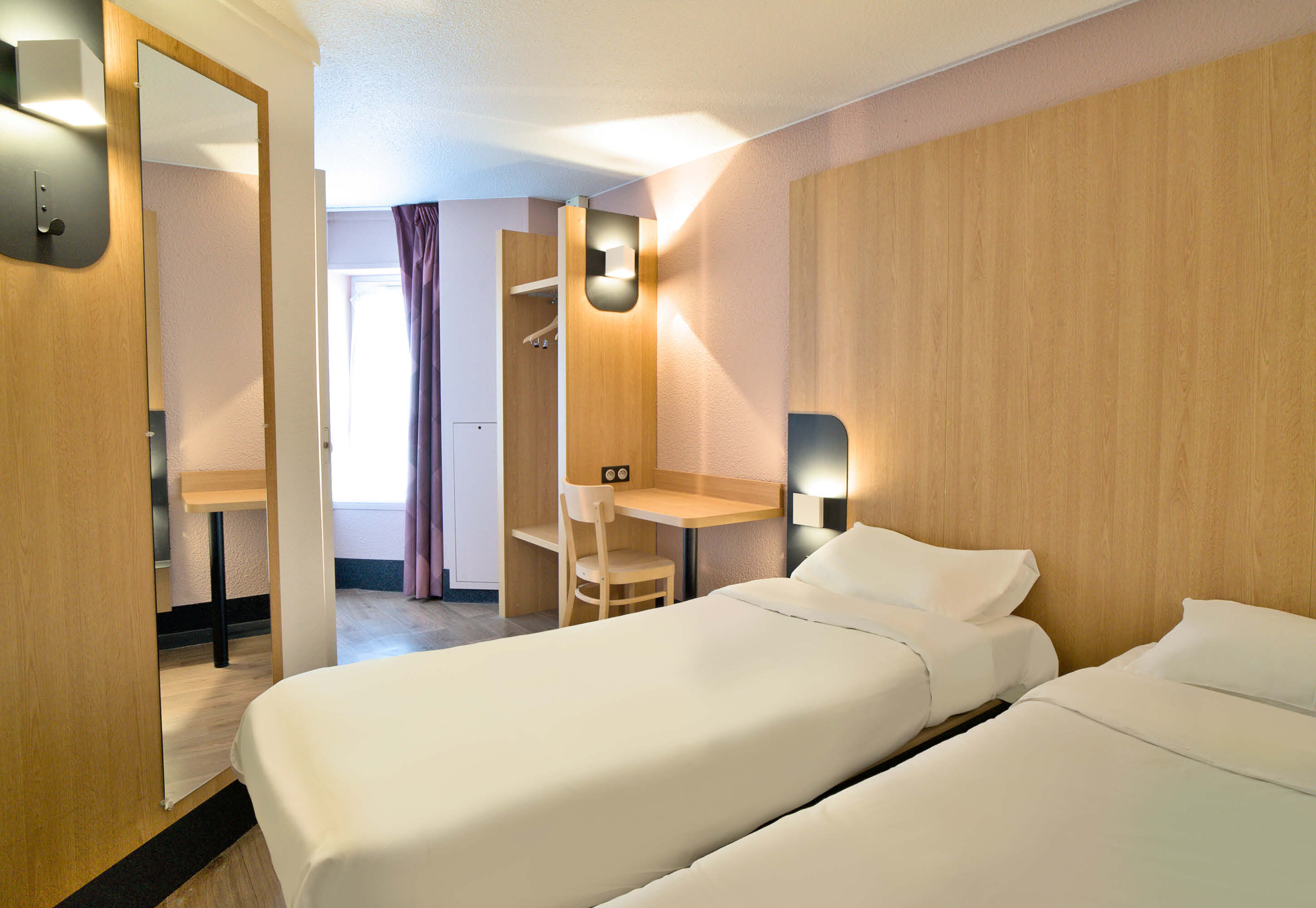 Фото B&b Hotel Dreux Centre