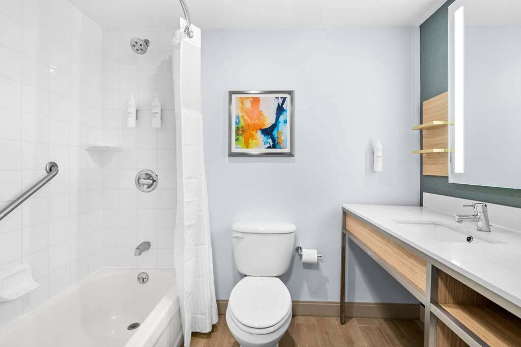 Фото Hilton Garden Inn Suffolk Riverfront