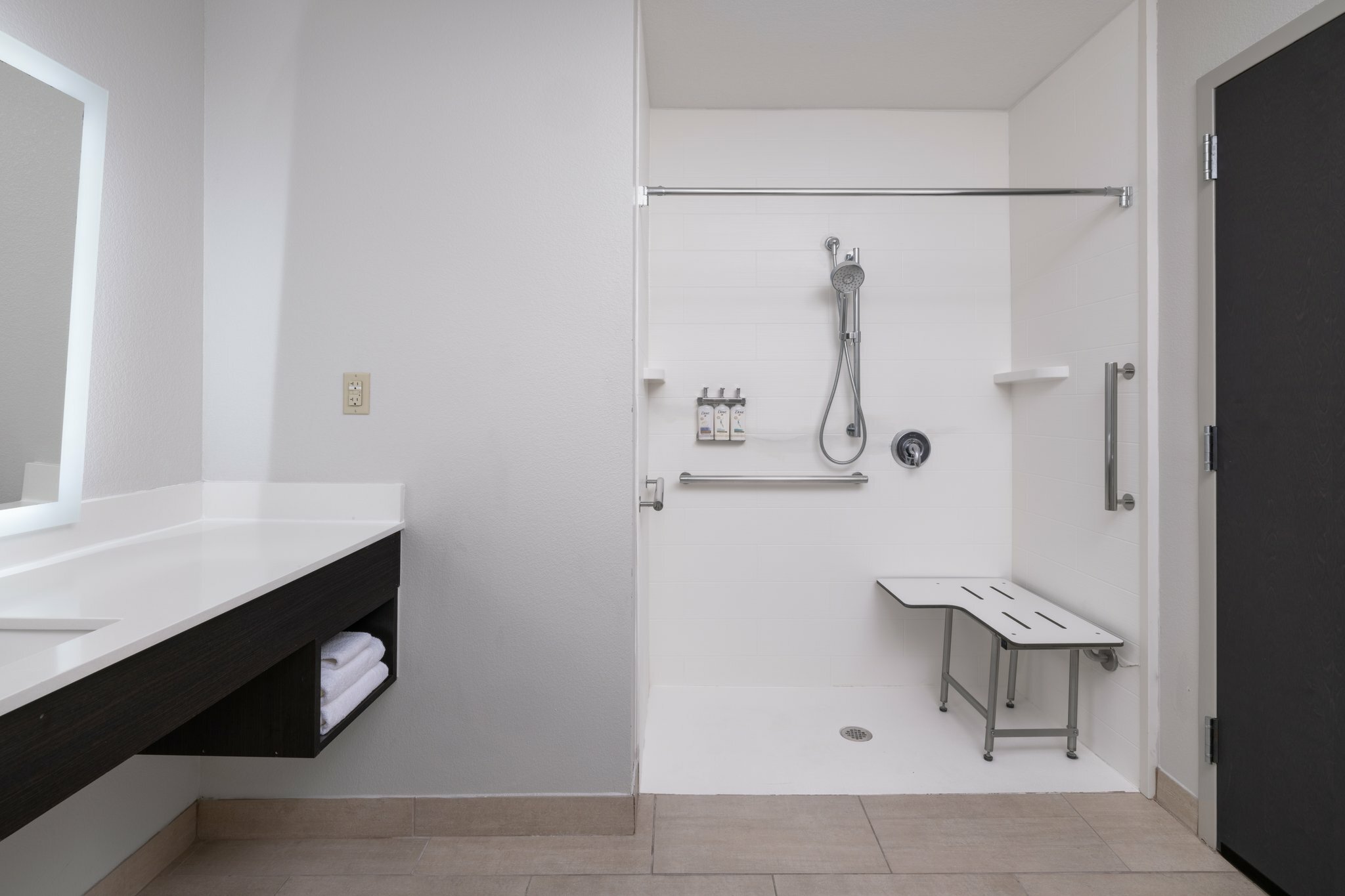 Фото Holiday Inn Express & Suites Lakeland South, an Ihg Hotel