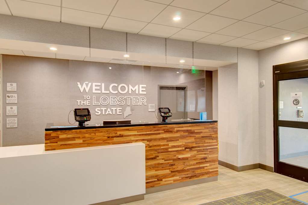 Фото Hampton Inn & Suites Portland West