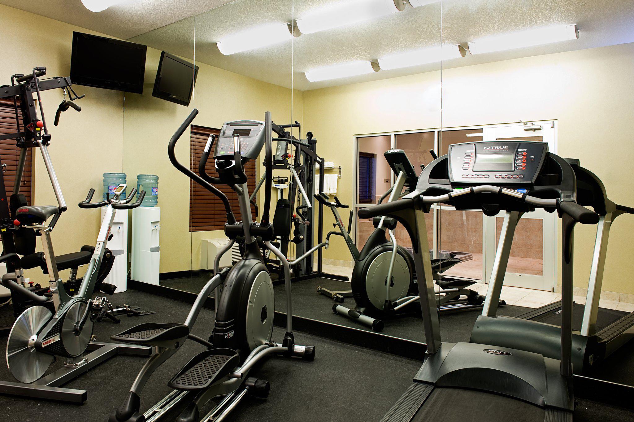 Фото Holiday Inn Express & Suites Drayton Valley