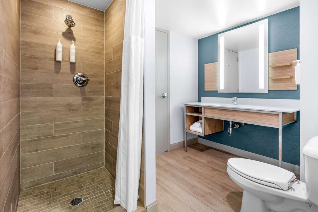 Фото Hilton Garden Inn Suffolk Riverfront