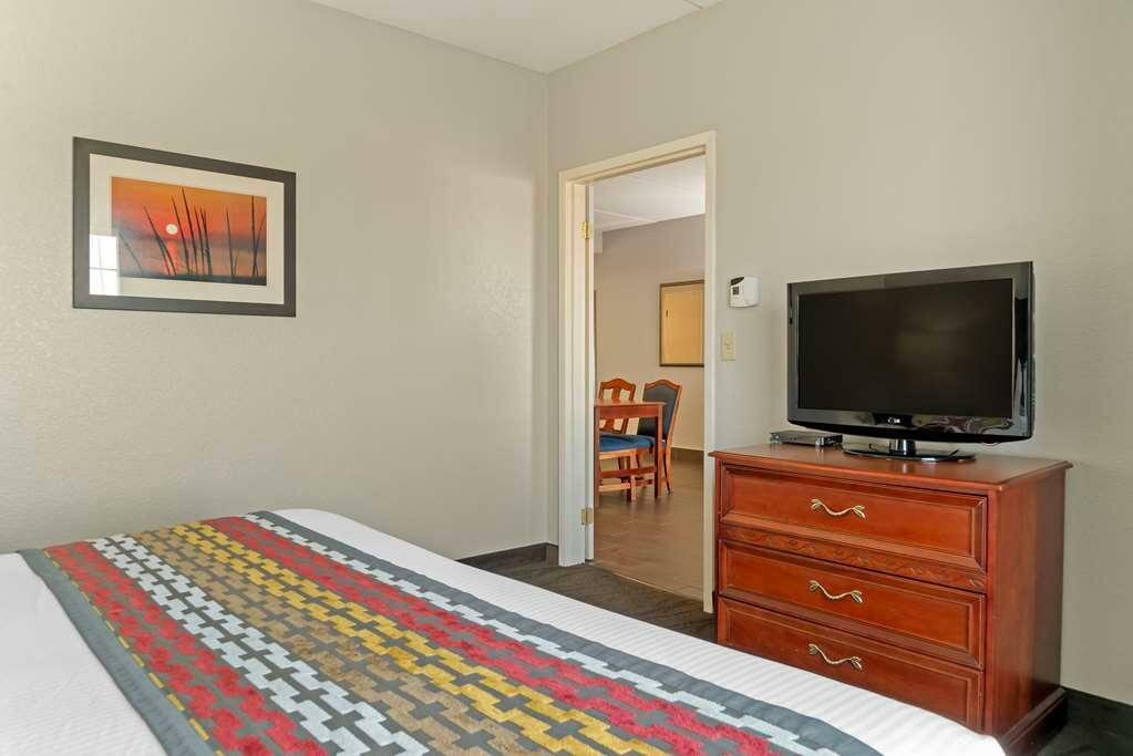 Фото Best Western Executive Inn & Suites