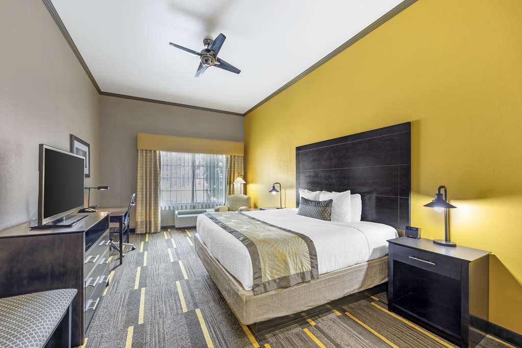 Фото Best Western Plus Emerald Inn & Suites