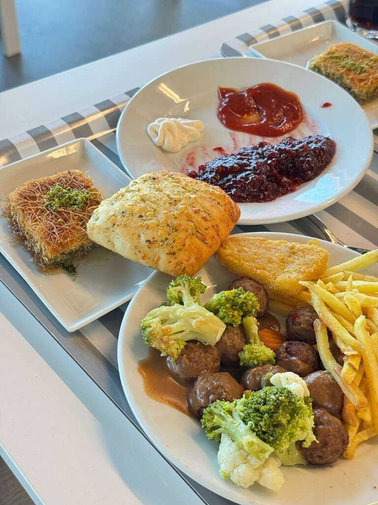 Fast food Ikea Cafe, Istanbul, photo