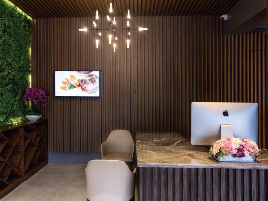 Фото The Marison Hotel