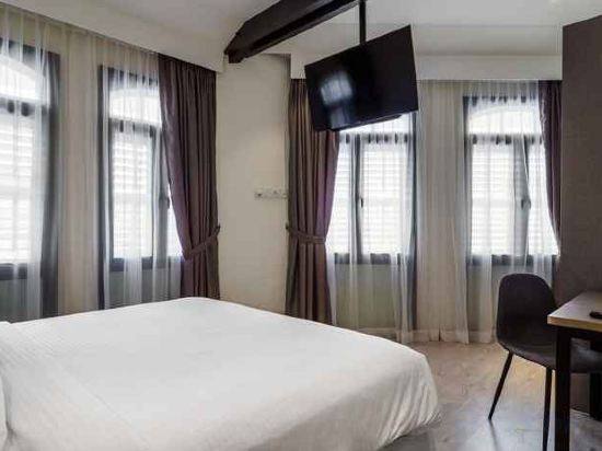 Фото Macallum Central Hotel by Phc