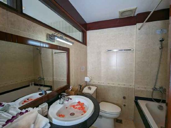 Фото Dong Kinh Hotel