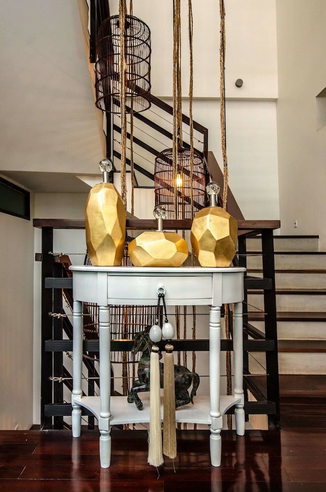 Фото The Aviary Hotel